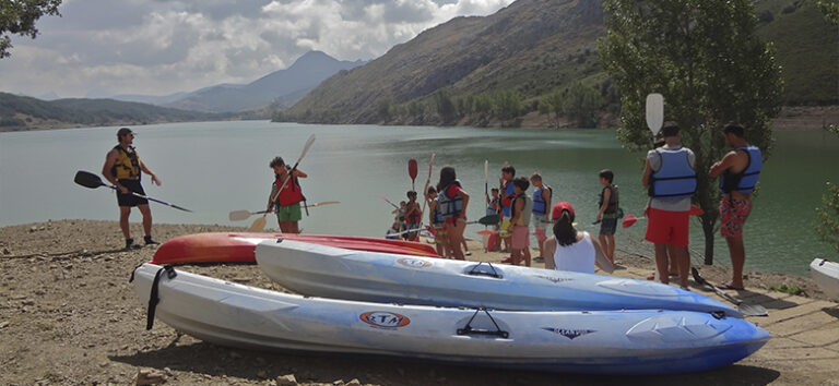 kayak-pico-azul-campamentos-paddlesurf-leon