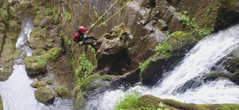 kayak-pico-azul-interior-valporquero-leon