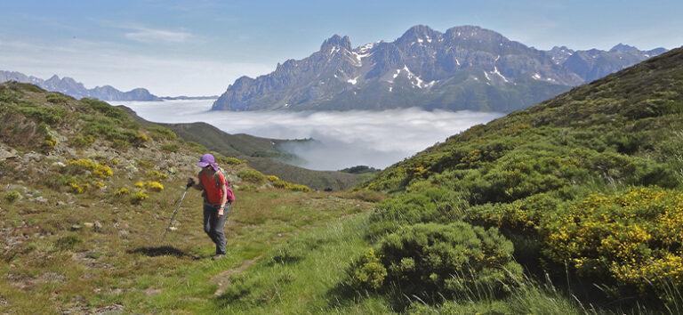 kayak-pico-azul-senderismo-montaña-en-leon