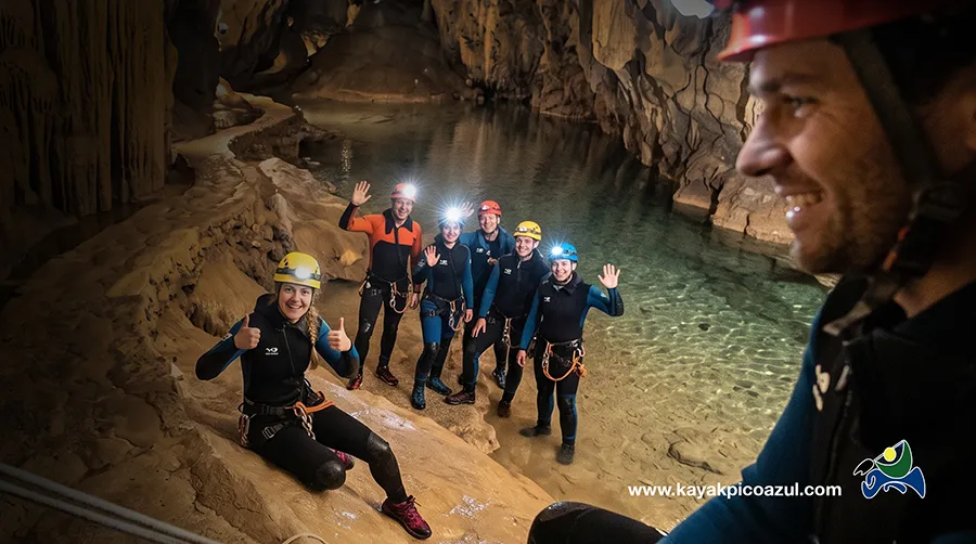 Ruta de Aguas de Valporquero en León con Kayak Pico Azul 6_kayak_pico_azul curso de aguas sil de perlas kayak pico azul aventuras 900